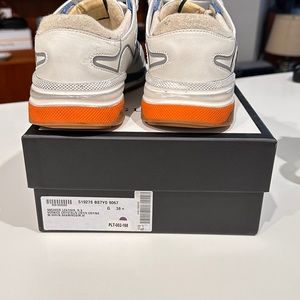 Gucci Ultrapace W Sneakers Gently worn size 38+ Free Shipping Original Box